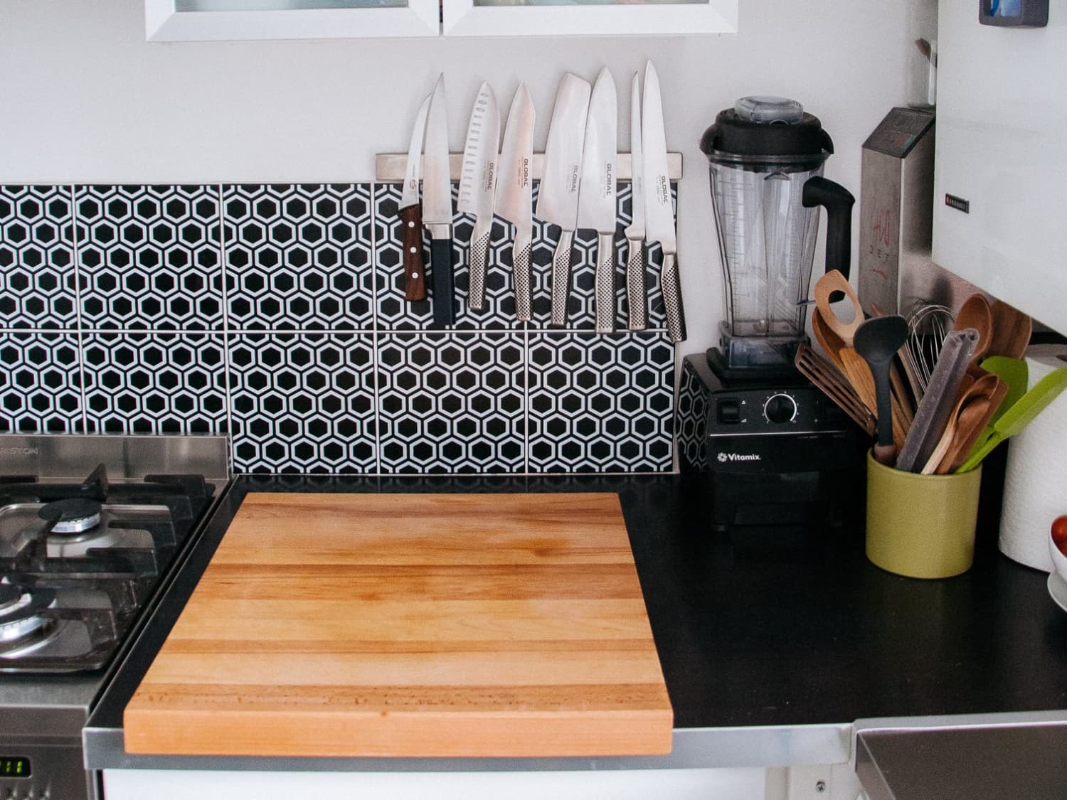 Counter cutting outlet board